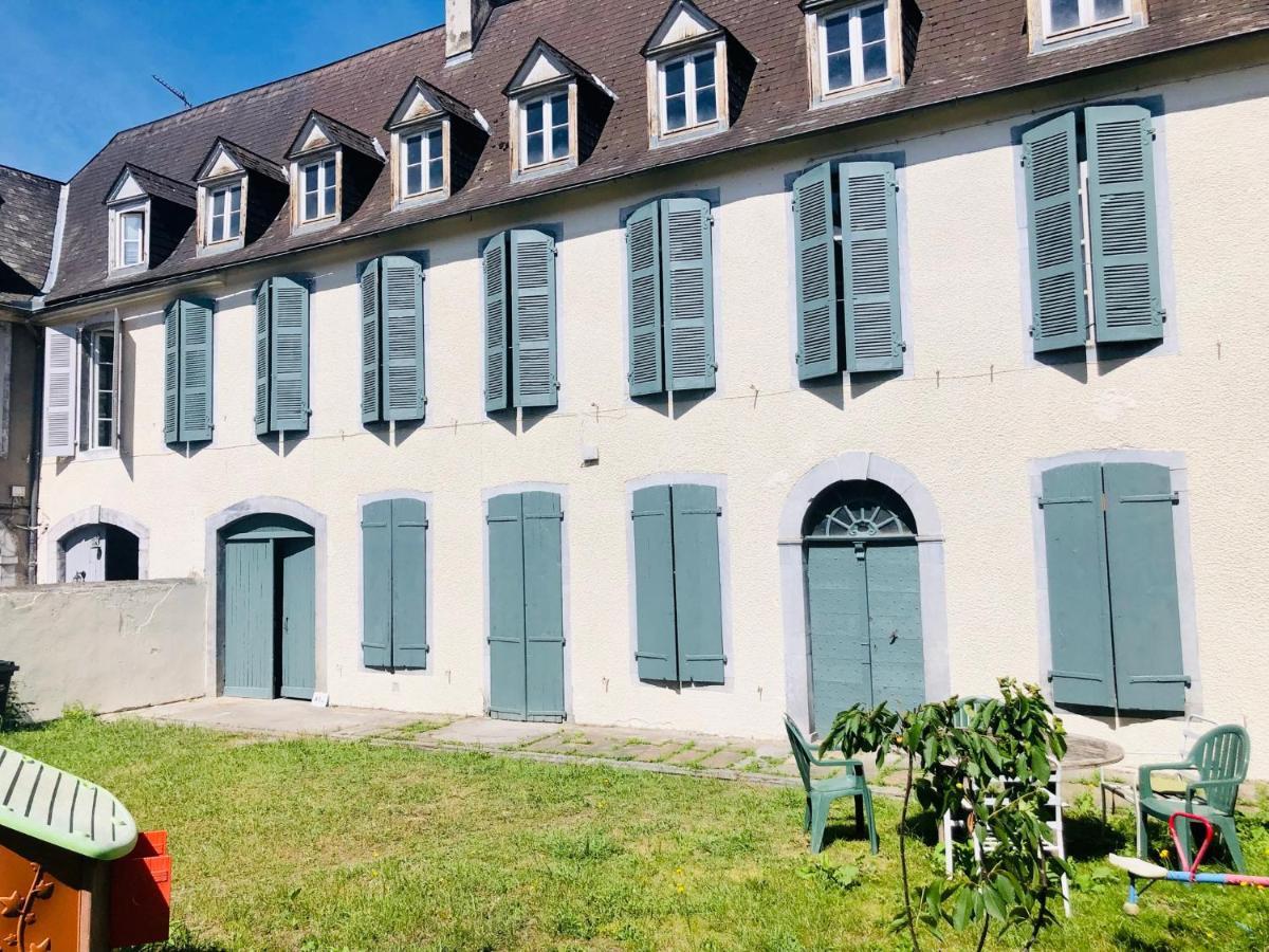 Une Maison De Famille Oloron-Sainte-Marie Esterno foto