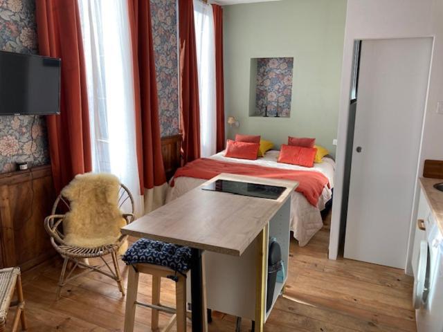 Une Maison De Famille Oloron-Sainte-Marie Esterno foto